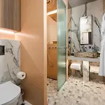 Luxury Downtown Atelier