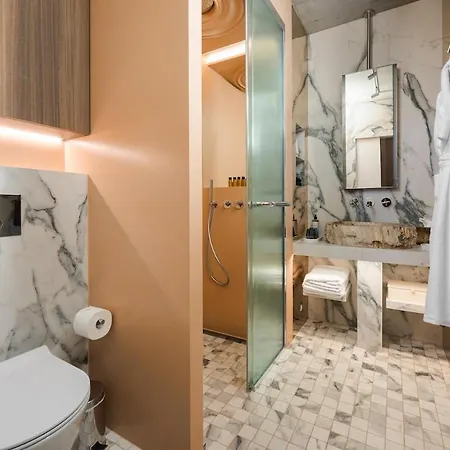 Luxury Downtown Atelier