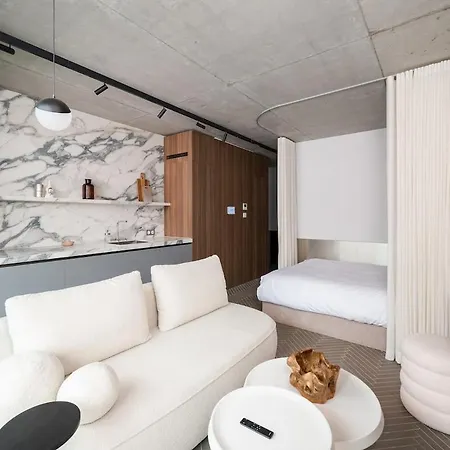 Luxury Downtown Atelier