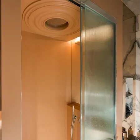 Апартаменты Luxury Downtown Atelier *